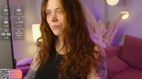 Snapshot of sophiepure chatting on May 5, 2026, 8:39 pm Sophie online show from May 5, 2026, 8:39 pm