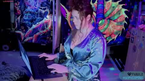 Snapshot of sophiepure chatting on May 14, 2026, 8:21 am Sophie online show from May 14, 2026, 8:21 am