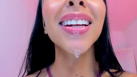 sophierooy online show from May 1, 2026, 2:32 pm