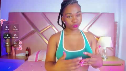 Snapshot of sophiesinclair chatting on September 19, 2025, 12:28 pm Sophie online show from September 19, 2025, 12:28 pm