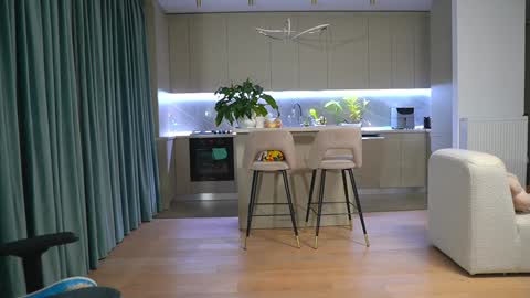       online show from October 28, 2025, 5:15 pm