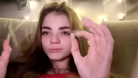 Snapshot of sophiesuvi chatting on January 2, 2025, 2:54 am Sophie and my bestie Mandy    online show from January 2, 2025, 2:54 am