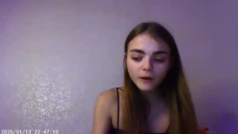 Snapshot of sophiesuvi chatting on January 13, 2025, 12:30 am Sophie and my bestie Mandy    online show from January 13, 2025, 12:30 am