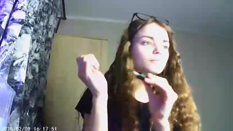 Snapshot of sophiesuvi chatting on February 8, 2025, 6:01 pm Sophie and my bestie Mandy    online show from February 8, 2025, 6:01 pm