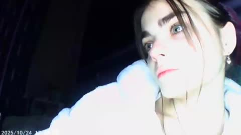 Snapshot of sophiesuvi chatting on October 23, 2025, 7:12 pm Sophie and my bestie Mandy    online show from October 23, 2025, 7:12 pm