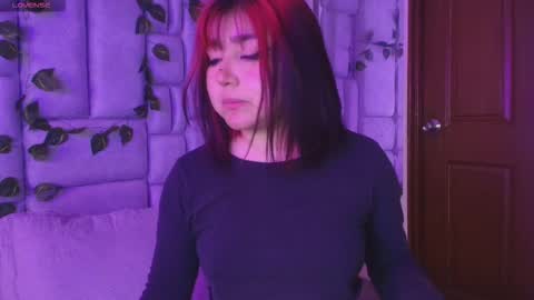 Snapshot of sophievv chatting on September 17, 2025, 12:18 pm Sophie online show from September 17, 2025, 12:18 pm