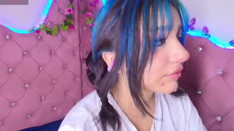 Snapshot of sophievv chatting on April 17, 2026, 7:39 pm Sophie online show from April 17, 2026, 7:39 pm