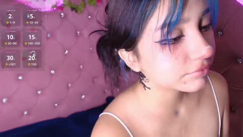 Snapshot of sophievv chatting on April 19, 2026, 7:49 pm Sophie online show from April 19, 2026, 7:49 pm