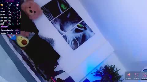 Snapshot of sophiieesweet chatting on October 11, 2025, 3:21 pm Sophie Sweet online show from October 11, 2025, 3:21 pm