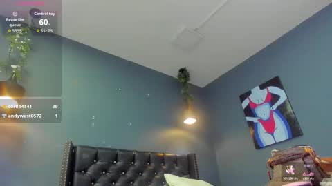 Snapshot of sophiietaylor_ chatting on October 3, 2025, 11:35 pm Sophie Taylor online show from October 3, 2025, 11:35 pm