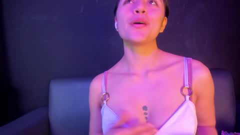 Snapshot of sophy_smilesweet chatting on December 7, 2024, 11:51 am SOPHY ROGERS online show from December 7, 2024, 11:51 am