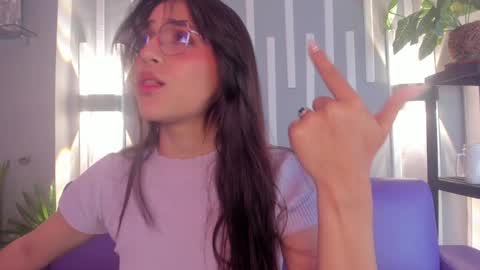 Snapshot of sophy_smilesweet chatting on January 3, 2025, 5:42 pm SOPHY ROGERS online show from January 3, 2025, 5:42 pm