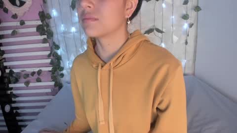 Snapshot of sophy_smilesweet chatting on January 4, 2025, 11:43 am SOPHY ROGERS online show from January 4, 2025, 11:43 am