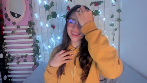 Snapshot of sophy_smilesweet chatting on January 4, 2025, 2:46 pm SOPHY ROGERS online show from January 4, 2025, 2:46 pm