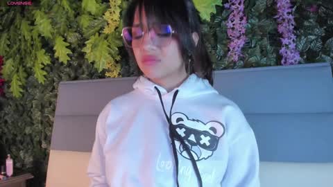 Snapshot of sophy_smilesweet chatting on January 8, 2025, 5:37 pm SOPHY ROGERS online show from January 8, 2025, 5:37 pm