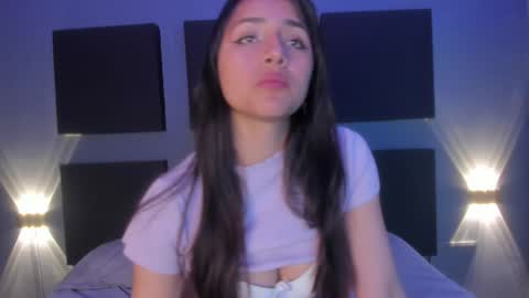 Snapshot of sophy_smilesweet chatting on January 23, 2025, 5:52 pm SOPHY ROGERS online show from January 23, 2025, 5:52 pm