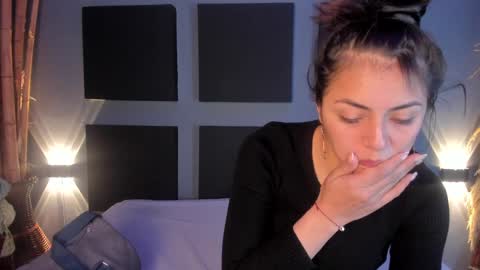 Snapshot of sophy_smilesweet chatting on February 8, 2025, 11:55 am SOPHY ROGERS online show from February 8, 2025, 11:55 am