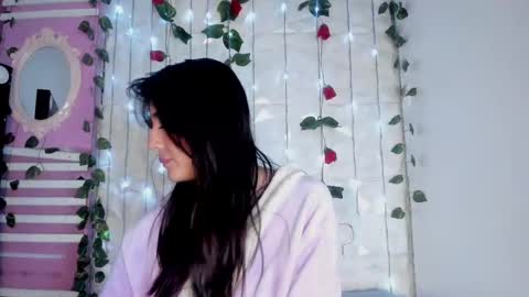 Snapshot of sophy_smilesweet chatting on March 7, 2025, 2:56 pm SOPHY ROGERS online show from March 7, 2025, 2:56 pm