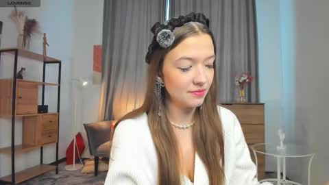 Snapshot of sophystarks chatting on December 20, 2025, 7:48 am Emilia You can call me Emmy online show from December 20, 2025, 7:48 am