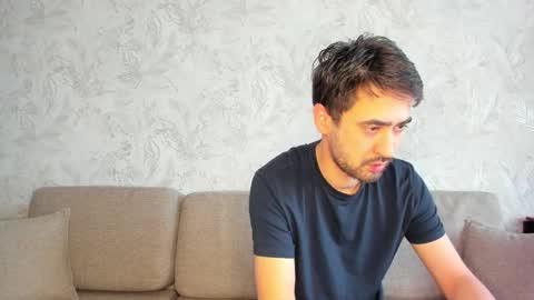 sophywhisper online show from January 14, 2026, 6:19 am