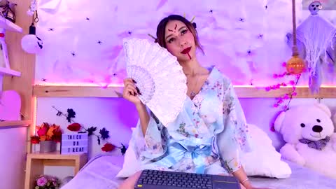 Sophie online show from October 30, 2025, 1:12 pm