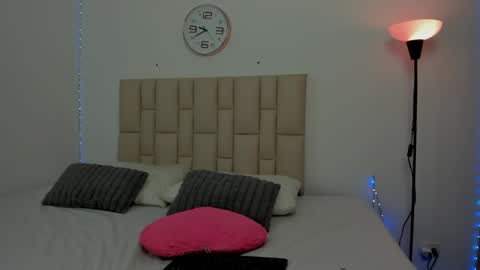 Sofia  online show from April 28, 2026, 2:27 am