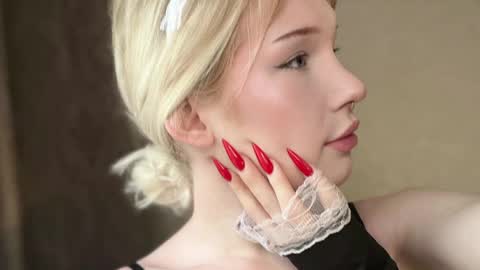 soska_albinosk online show from May 19, 2026, 9:48 am