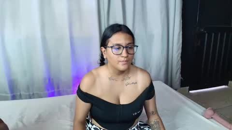 Soso And Esme online show from September 11, 2025, 9:37 pm