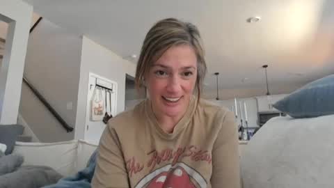 Snapshot of sotamom chatting on August 1, 2026, 4:17 pm NaughtyMommy online show from August 1, 2026, 4:17 pm