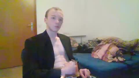 soumi854640 online show from January 1, 2025, 1:37 pm