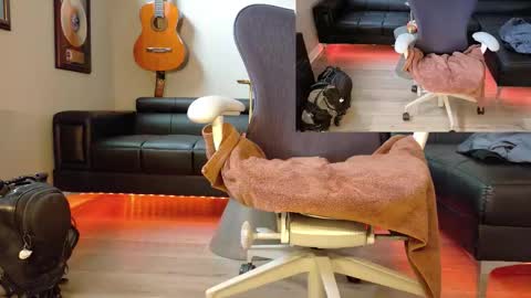 soundingslutslave online show from October 22, 2025, 4:40 pm