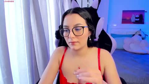 Snapshot of soy___lili chatting on January 17, 2025, 6:44 pm Lili online show from January 17, 2025, 6:44 pm