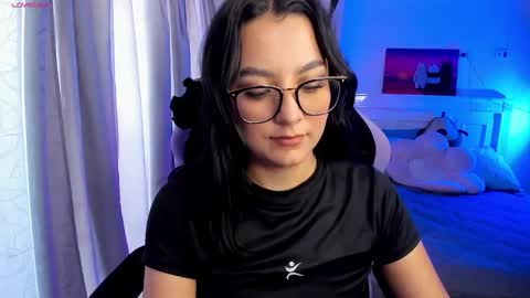 Snapshot of soy___lili chatting on January 17, 2025, 9:50 pm Lili online show from January 17, 2025, 9:50 pm