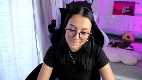 Snapshot of soy___lili chatting on February 20, 2025, 10:04 pm Lili online show from February 20, 2025, 10:04 pm