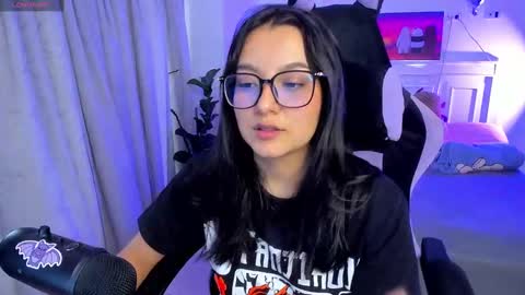 Snapshot of soy___lili chatting on September 11, 2025, 10:32 pm Lili online show from September 11, 2025, 10:32 pm