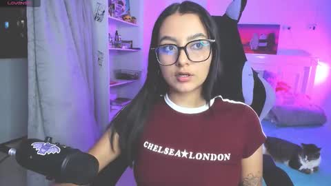 Snapshot of soy___lili chatting on October 31, 2025, 12:11 am Lili online show from October 31, 2025, 12:11 am