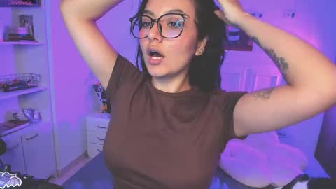 Snapshot of soy___lili chatting on November 8, 2025, 5:40 am Lili online show from November 8, 2025, 5:40 am