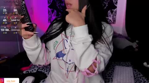 LUISA  online show from March 11, 2025, 8:53 pm