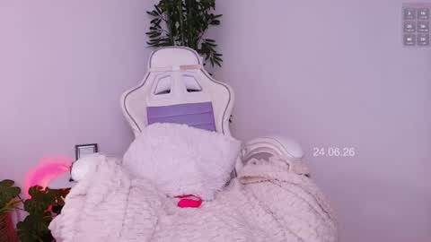 Snapshot of soy_mariana_ chatting on June 25, 2026, 2:11 am M A R I A N A online show from June 25, 2026, 2:11 am
