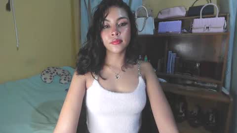 Snapshot of soy_miauhg chatting on January 15, 2025, 4:04 am Miauhg online show from January 15, 2025, 4:04 am