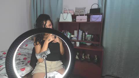 Snapshot of soy_miauhg chatting on January 31, 2025, 3:30 am Miauhg online show from January 31, 2025, 3:30 am