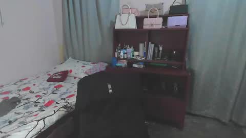 Snapshot of soy_miauhg chatting on February 2, 2025, 2:06 am Miauhg online show from February 2, 2025, 2:06 am