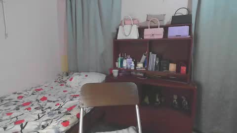 Snapshot of soy_miauhg chatting on February 12, 2025, 10:14 am Miauhg online show from February 12, 2025, 10:14 am
