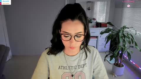 Snapshot of soyabby_ chatting on January 8, 2025, 10:16 pm Luisa    online show from January 8, 2025, 10:16 pm