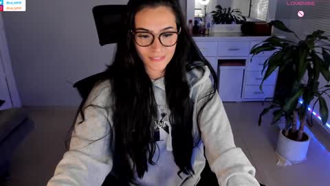 Snapshot of soyabby_ chatting on January 14, 2025, 12:43 am Luisa    online show from January 14, 2025, 12:43 am