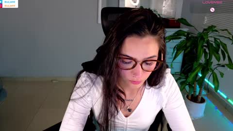 Snapshot of soyabby_ chatting on January 24, 2025, 12:09 am Luisa    online show from January 24, 2025, 12:09 am