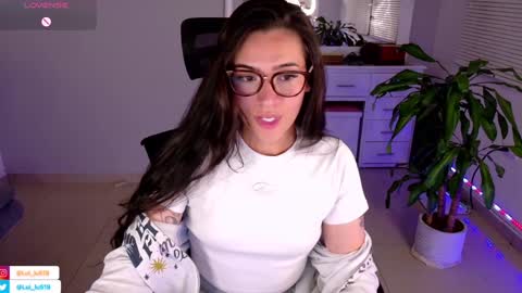 Snapshot of soyabby_ chatting on January 27, 2025, 12:43 am Luisa    online show from January 27, 2025, 12:43 am