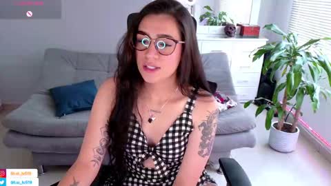 Snapshot of soyabby_ chatting on February 9, 2025, 9:06 pm Luisa    online show from February 9, 2025, 9:06 pm