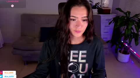 Snapshot of soyabby_ chatting on February 18, 2025, 3:31 am Luisa    online show from February 18, 2025, 3:31 am