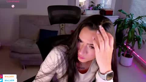 Snapshot of soyabby_ chatting on February 19, 2025, 10:53 pm Luisa    online show from February 19, 2025, 10:53 pm